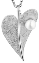 Laden Sie das Bild in den Galerie-Viewer, Herzanhänger mit Perle